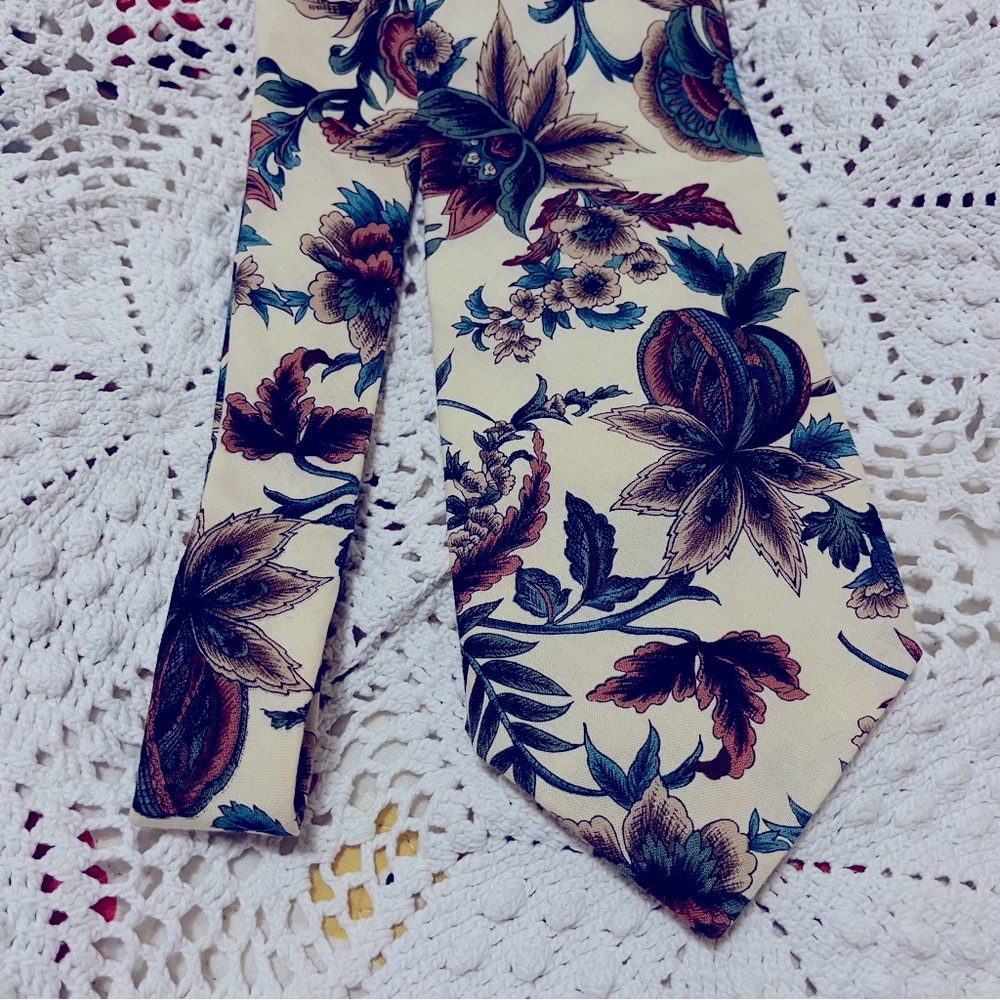 TIE “BASS” EXOTIC FLORAL - Men’s - 100% Cotton - No Stains - No Rips - Stunning